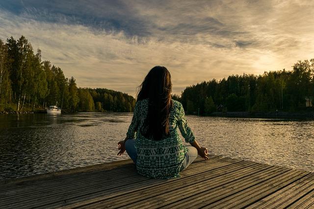 Jak integrovat meditaci novoluní do každodenního života?